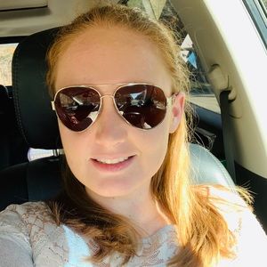 Meet your Posher, Christi